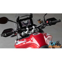 Grand tableau de bord de la Triumph Tiger 900 GT. Pour une lisibilité accrue. Louez cette moto sur SH MotoRent.fr