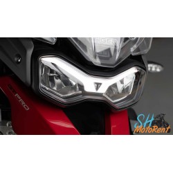 The Triumph Tiger 900 GT has powerful and efficient LED headlights for rides in Provence during summer evenings