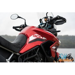 Rain, sun, mist, nothing prevents the Triumph Tiger 900 from wandering around