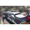 La Triumph Tiger 900 possède une selle très confortable et bien dessinée. L'assise est moelleuse et confortable