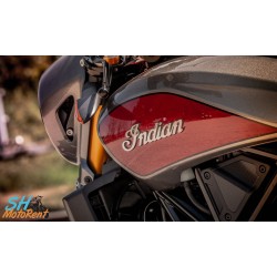 Indian FTR1200 S, modèle gis et rouge