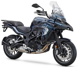 Location Benelli TRK Nîmes, Avignon Arles et Saint-Remy-de-Provence